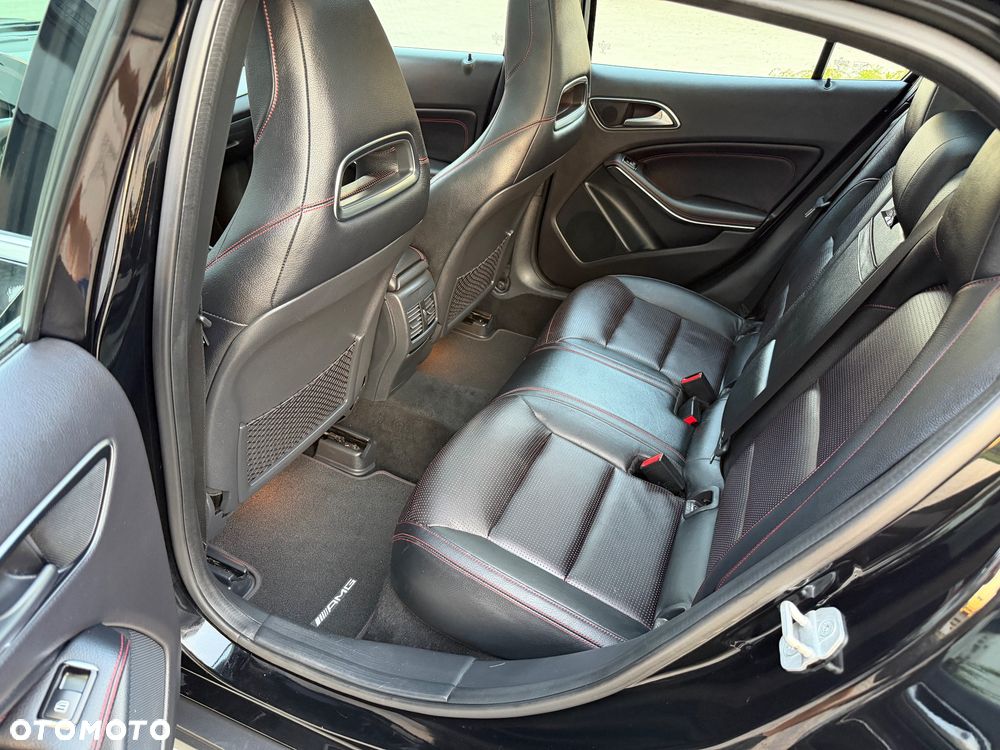 Mercedes-Benz GLA 250 4Matic 7G-DCT AMG Line - 24