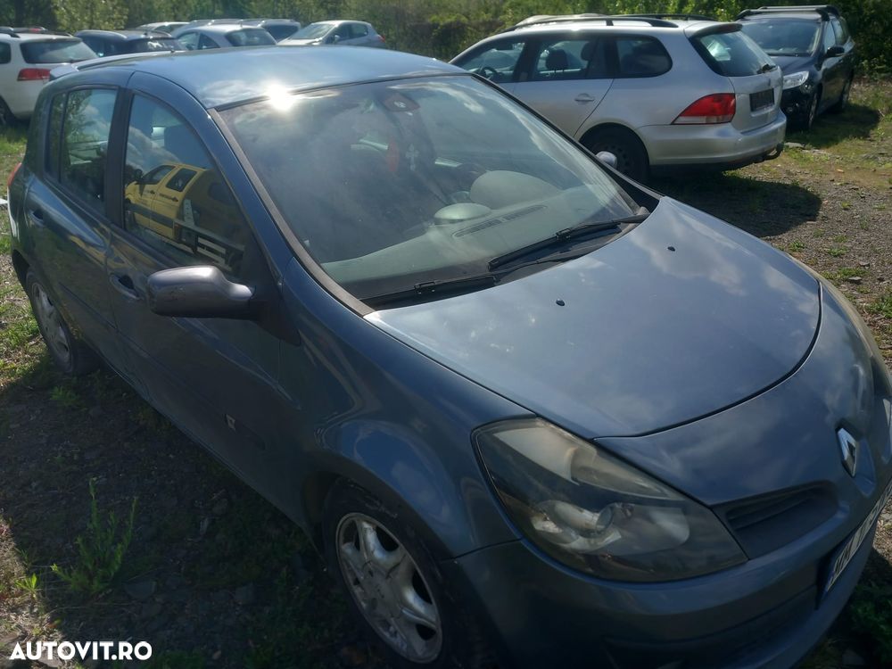 Renault Clio - 2