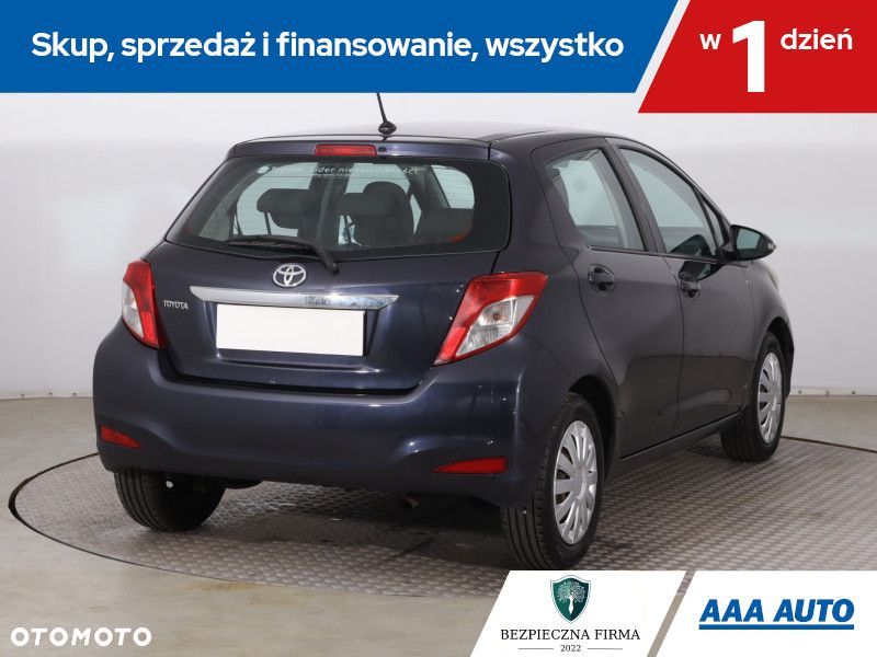 Toyota Yaris - 7