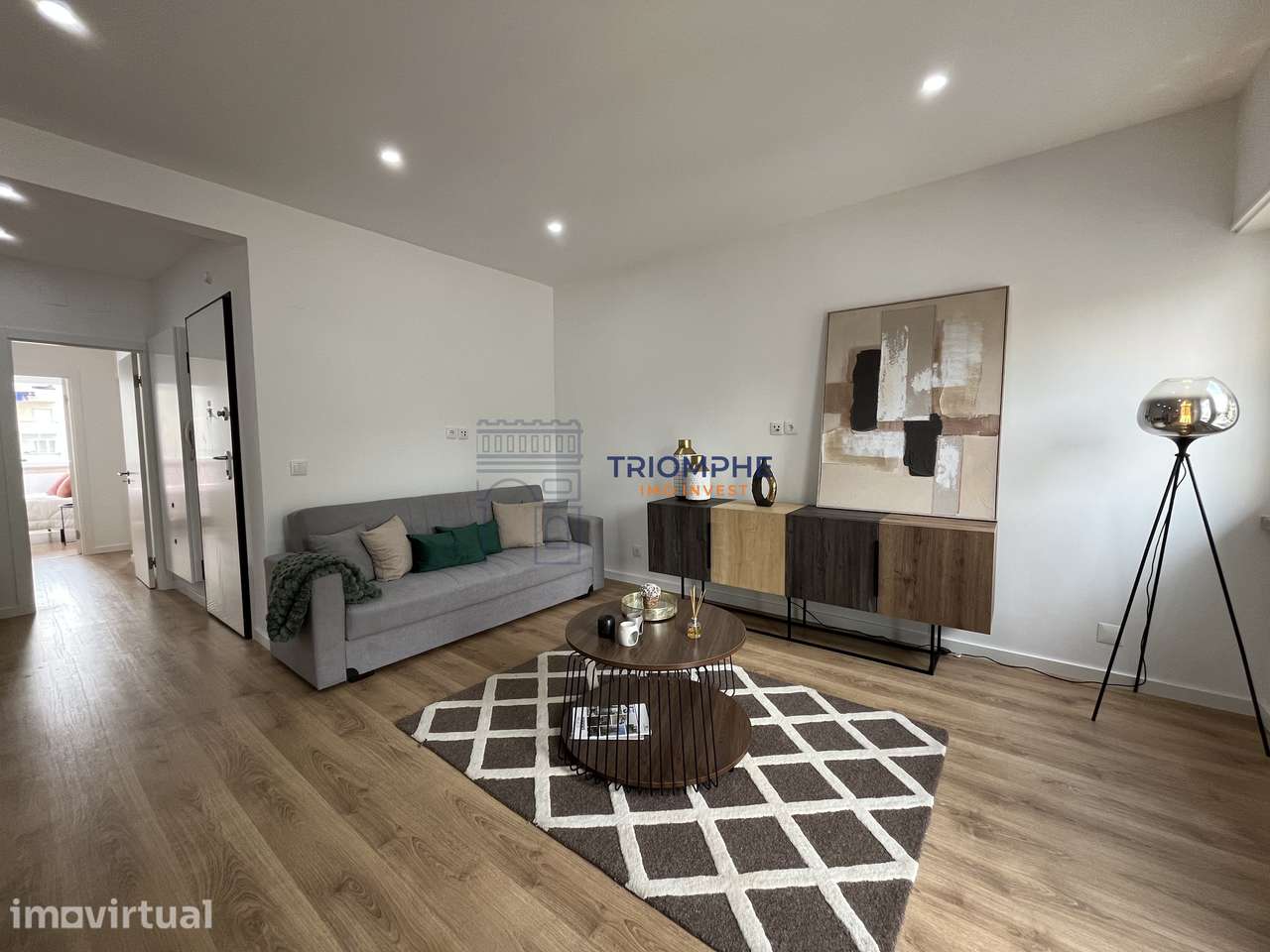 Apartamento T3 totalmente remodelado em Benfica, com duas frentes - Grande imagem: 2/30