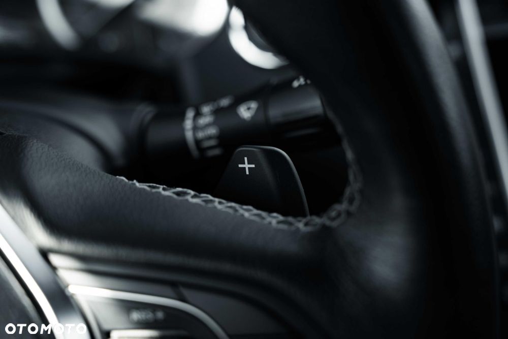 Infiniti Q60 - 26