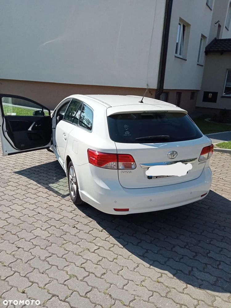 Toyota Avensis 2.0 D-4D Style - 5