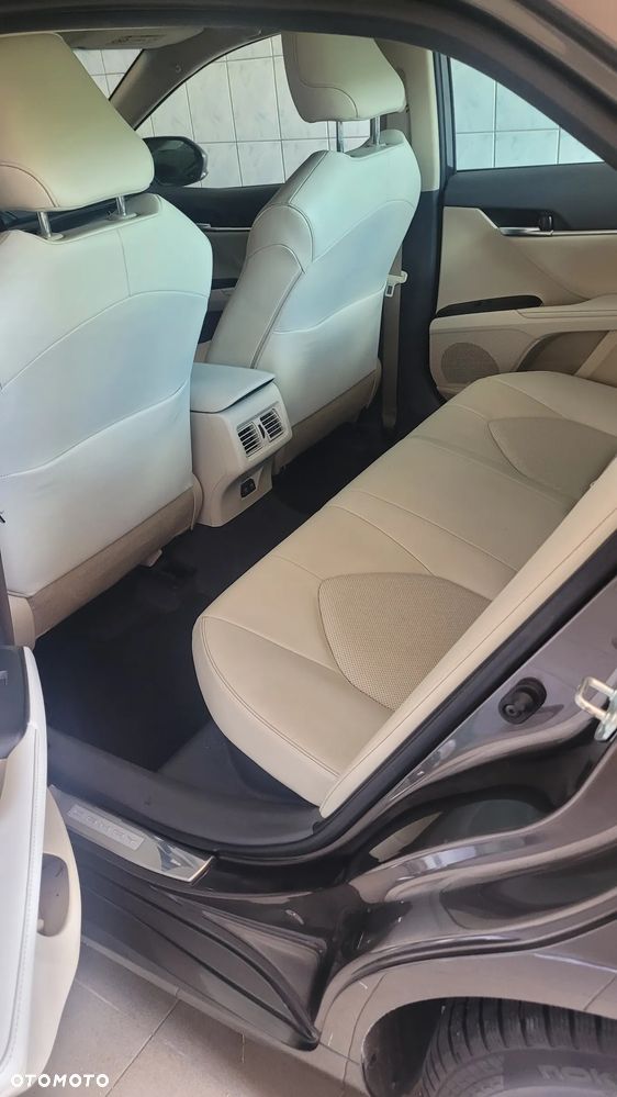 Toyota Camry 2.5 Hybrid Executive CVT - 13