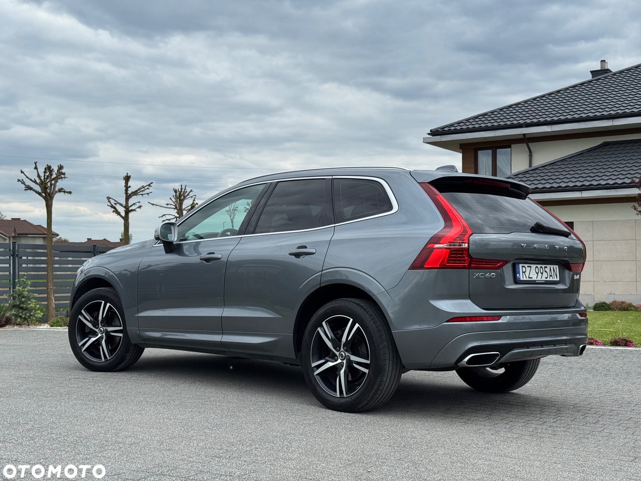 Volvo XC 60 D4 AWD R-Design - 4