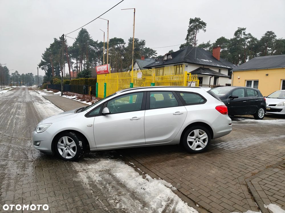 Opel Astra ver-1-4-sports-tourer - 10
