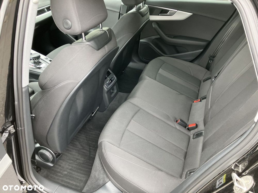 Audi A4 Limousine - 19