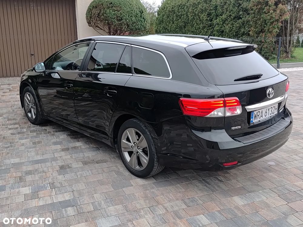Toyota Avensis 1.8 Premium - 8