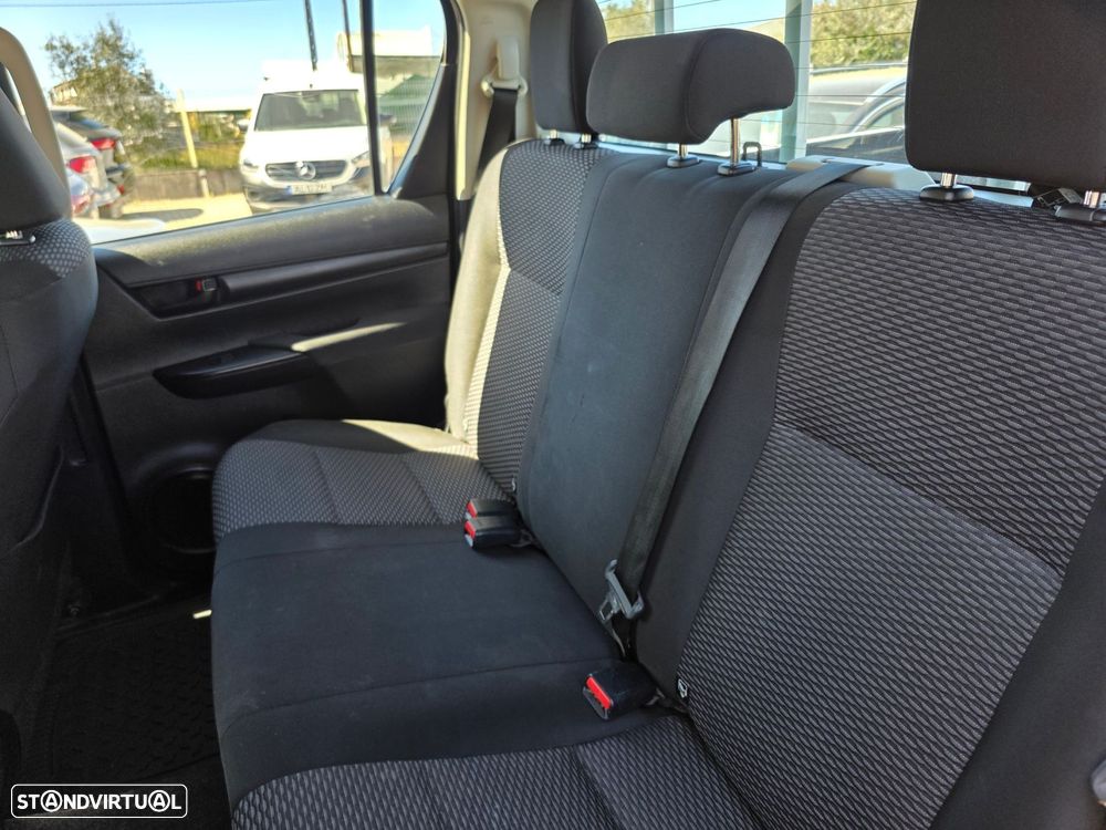 Toyota Hilux 2.4 D-4D 4WD CD CH - 9