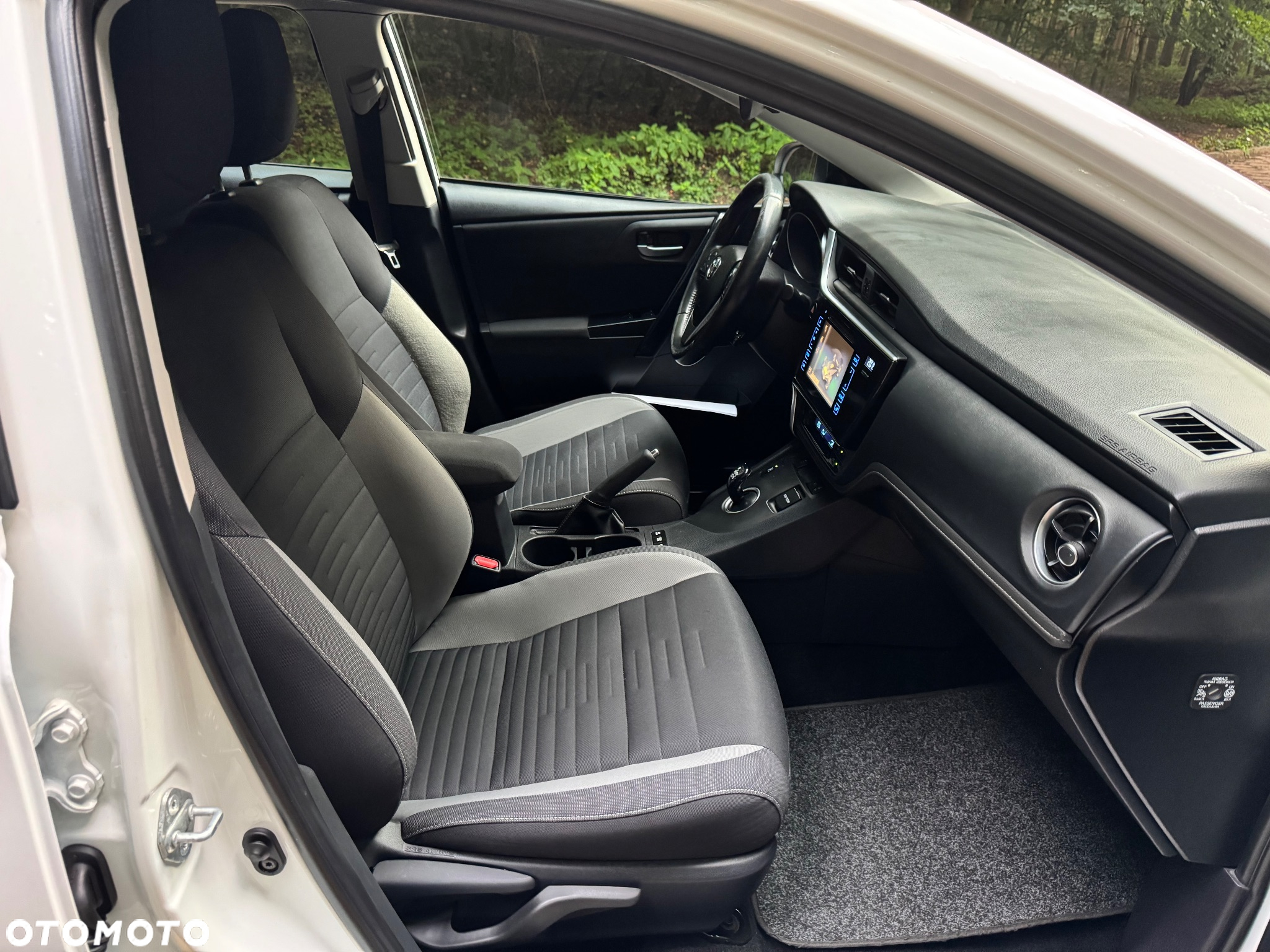 Toyota Auris - 14