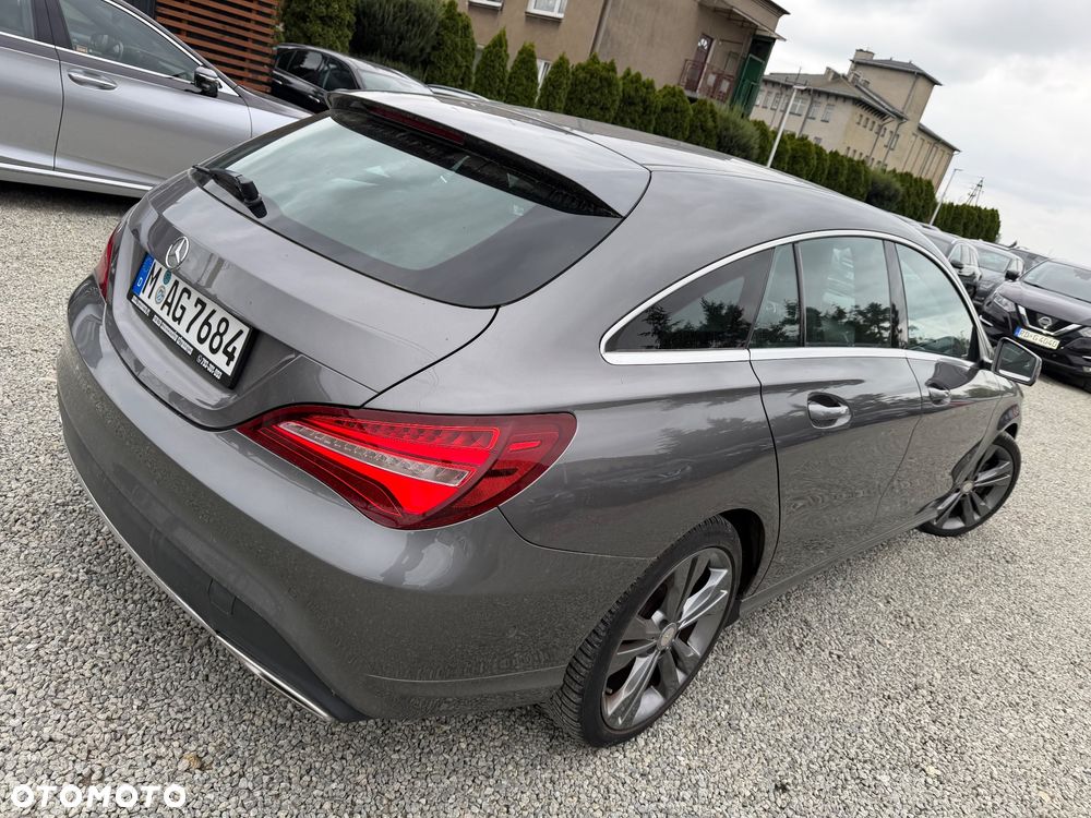 Mercedes-Benz CLA 180 Urban - 23
