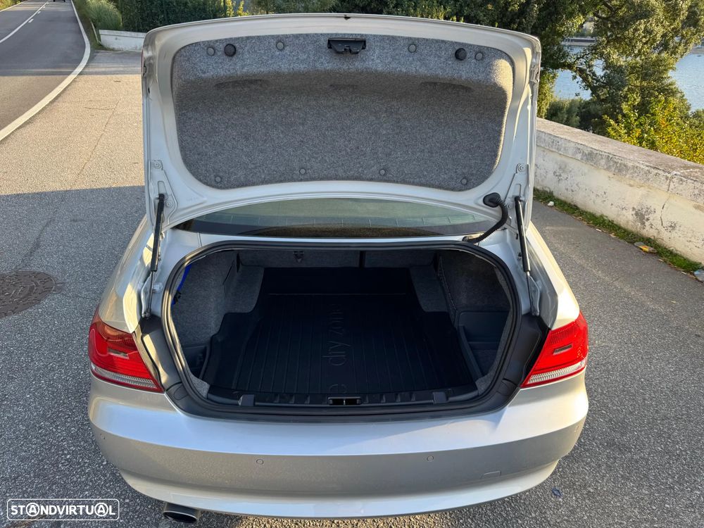 BMW 320 d Coupe - 14