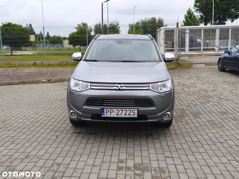 Mitsubishi Outlander Instyle NAVI + - 6