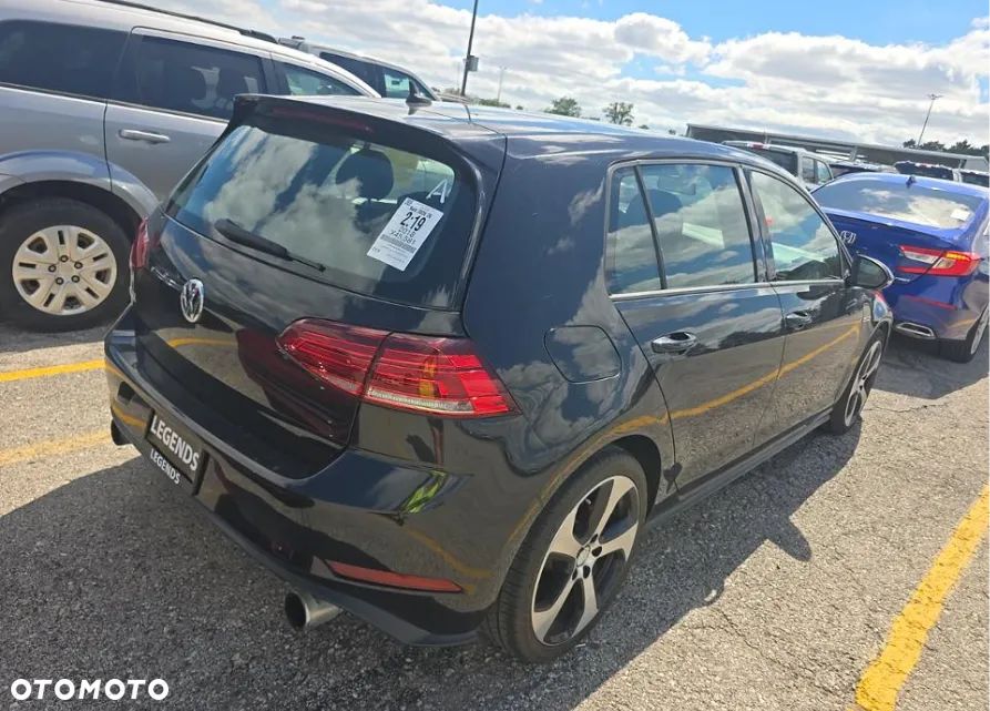 Volkswagen Golf - 4