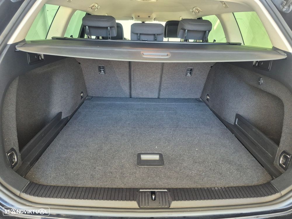 VW Passat Variant 2.0 TDI Confortline DSG - 27