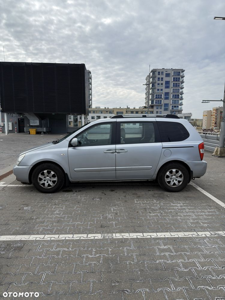 Kia Carnival - 2