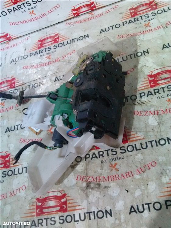 broasca usa dreapta spate volkswagen polo an fabr. 2006 - 1