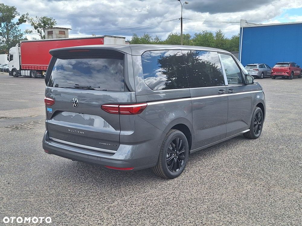Volkswagen Multivan - 11