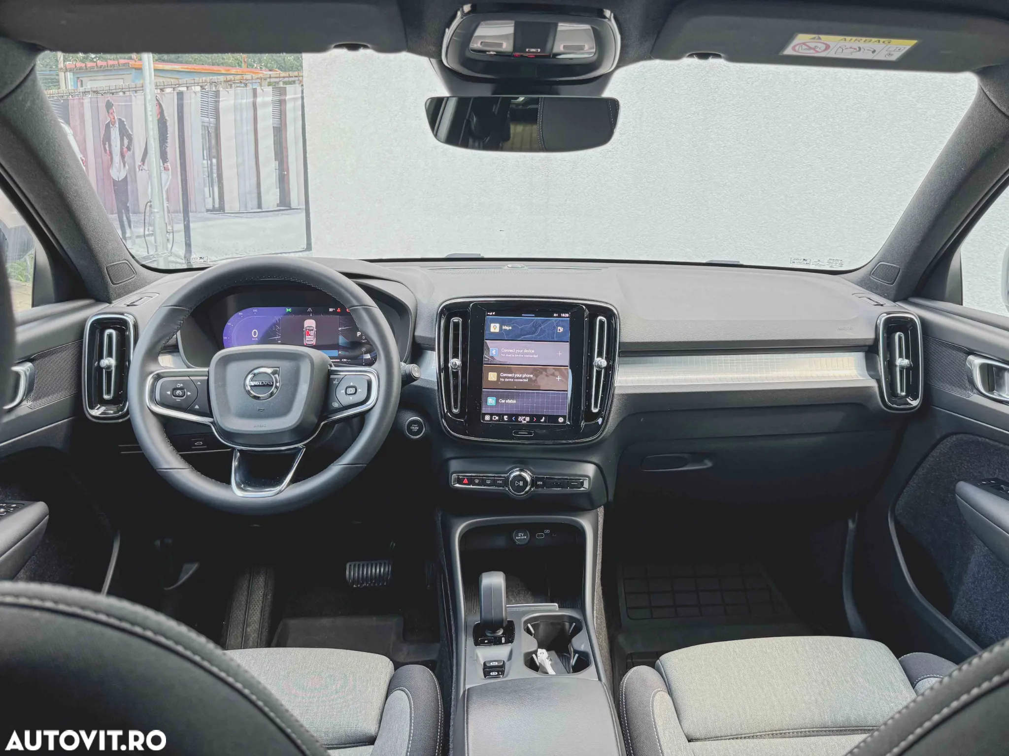 Volvo XC 40 B4 AT8 AWD Mild Hybrid Momentum Pro - 16