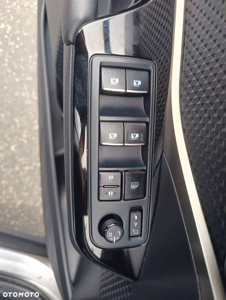 Toyota C-HR Business-Edition - 5