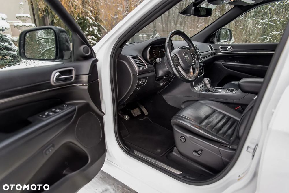 Jeep Grand Cherokee - 29