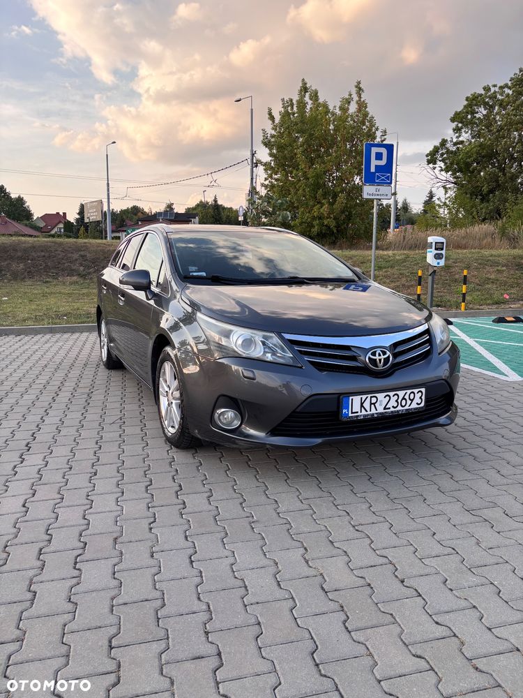 Toyota Avensis 2.0 D-4D Sol - 8