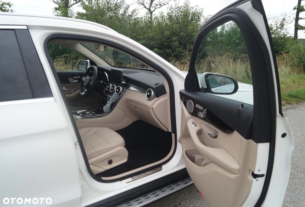 Mercedes-Benz GLC 300 4Matic 9G-TRONIC - 11