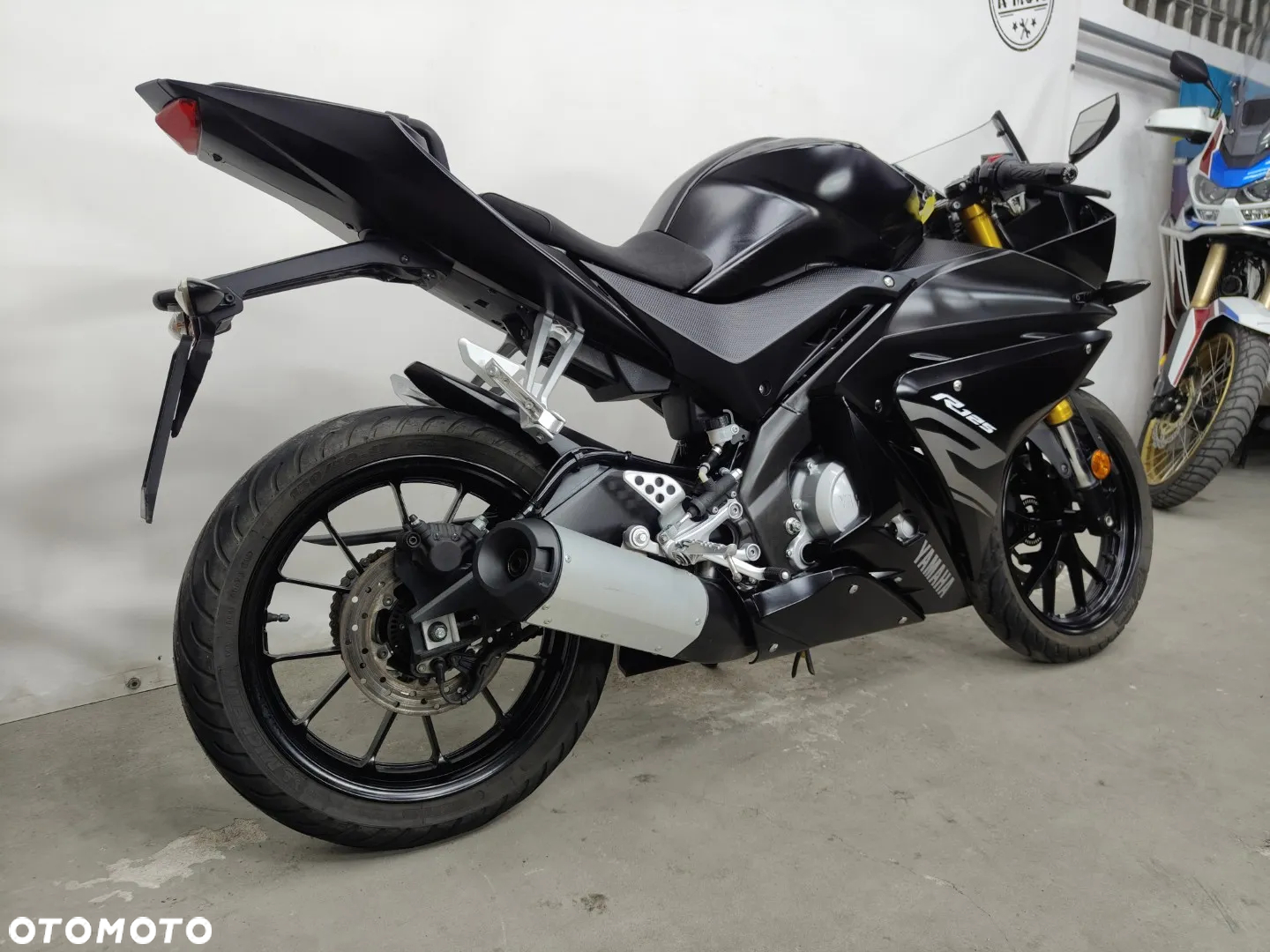 Yamaha YZF - 6