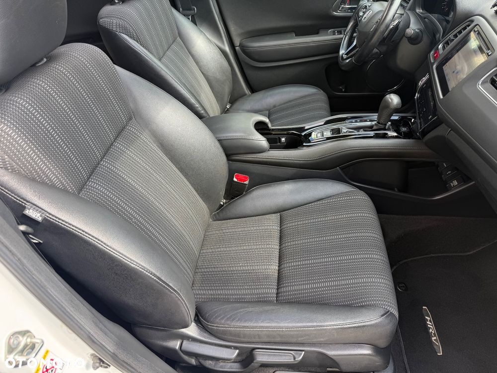 Honda HR-V 1.5 i-VTEC CVT Executive - 32