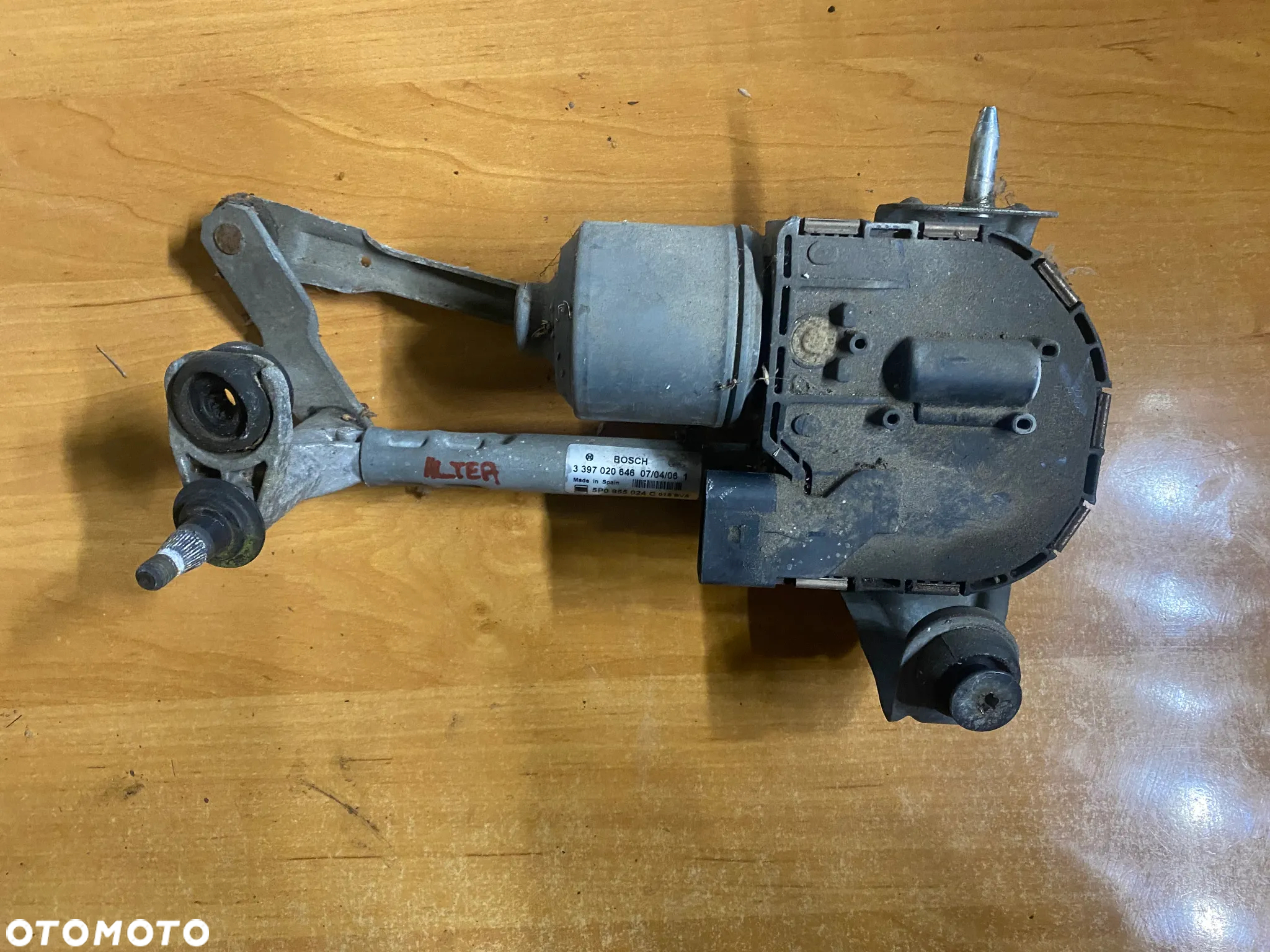 MECHANIZM SILNICZEK WYCIERACZEK PRZÓD SEAT ALTEA 5P0955024C - 2