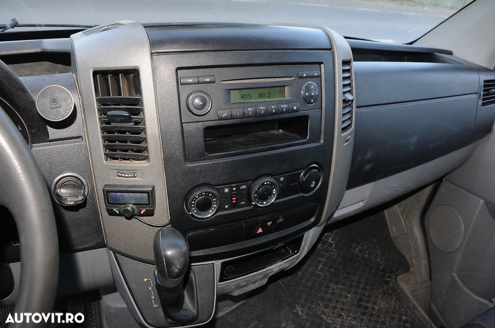 Mercedes-Benz Sprinter - 13