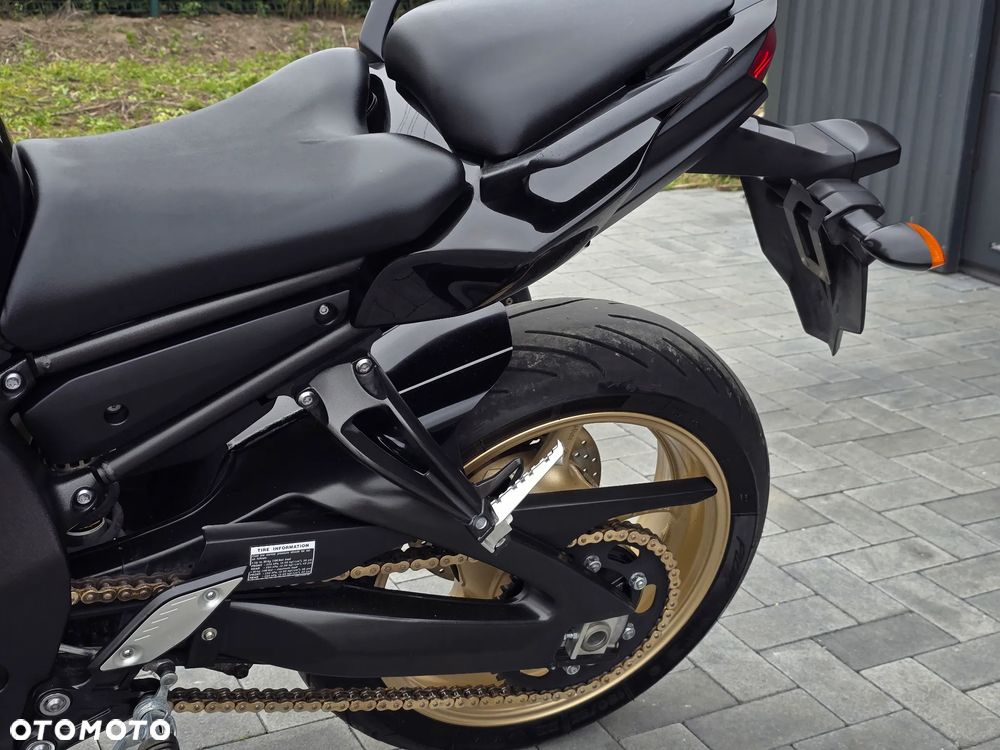 Yamaha FZ8 - 7