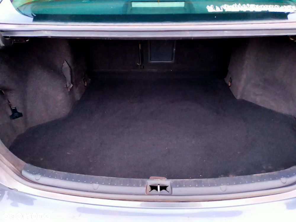 Toyota Avensis - 32