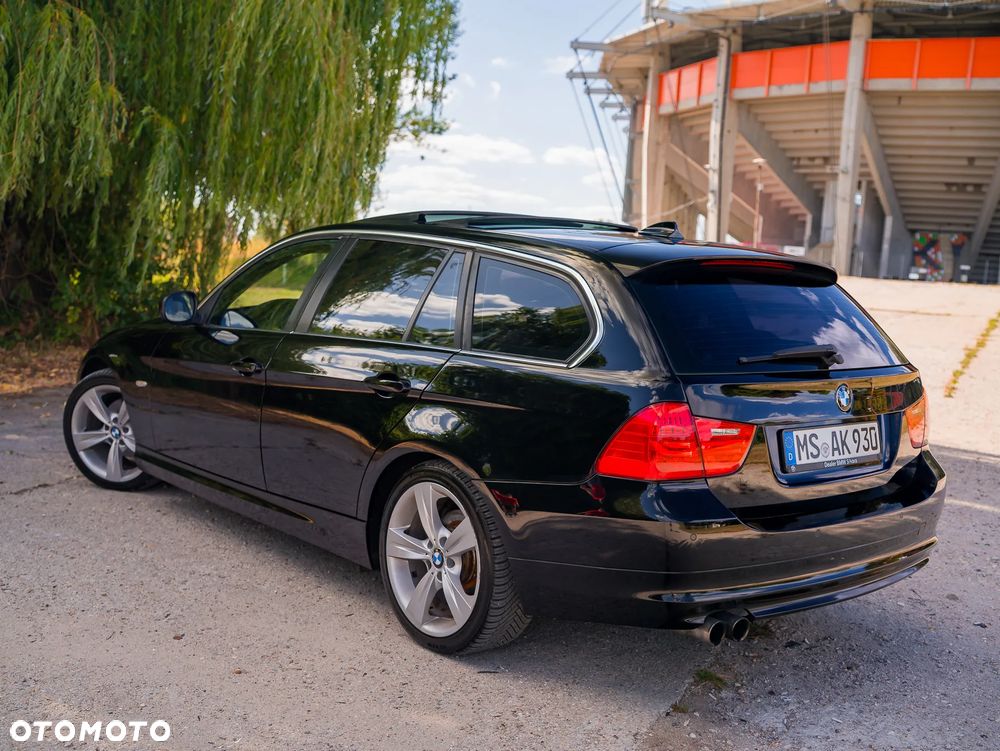 BMW Seria 3 325i Edition Exclusive - 17