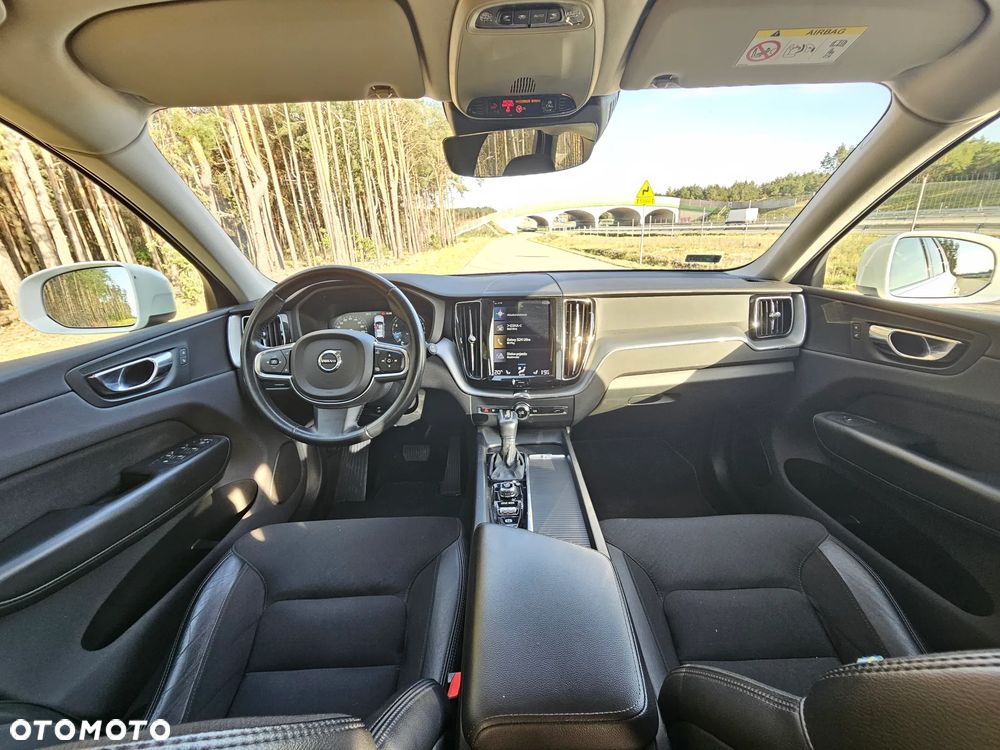 Volvo XC 60 T4 Momentum Pro - 15