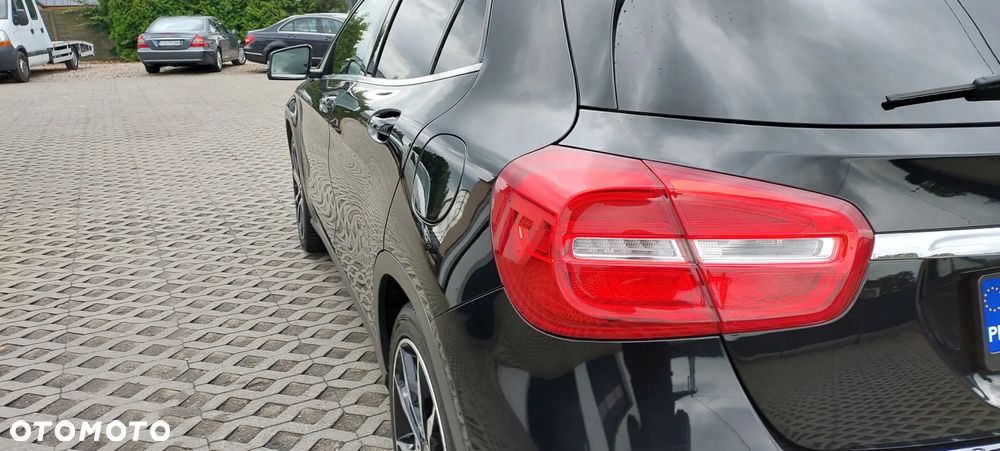 Mercedes-Benz GLA - 23
