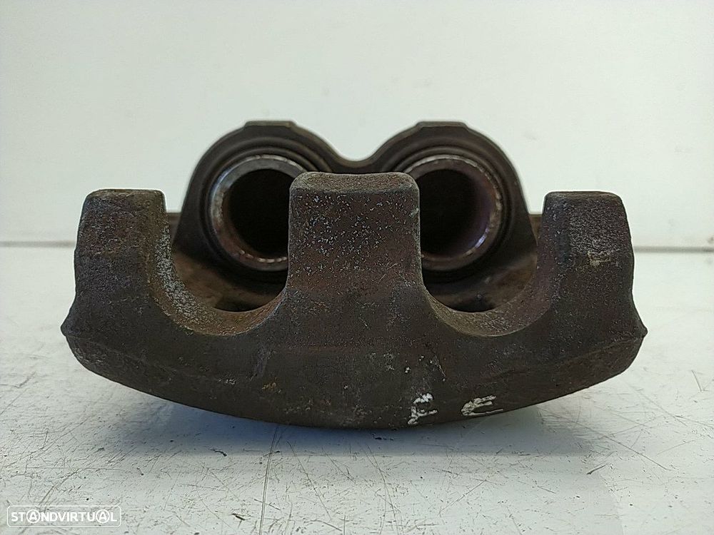 Pinça Frente Esquerda Nissan Qashqai / Qashqai +2 I (J10, Nj10, Jj10e) - 2