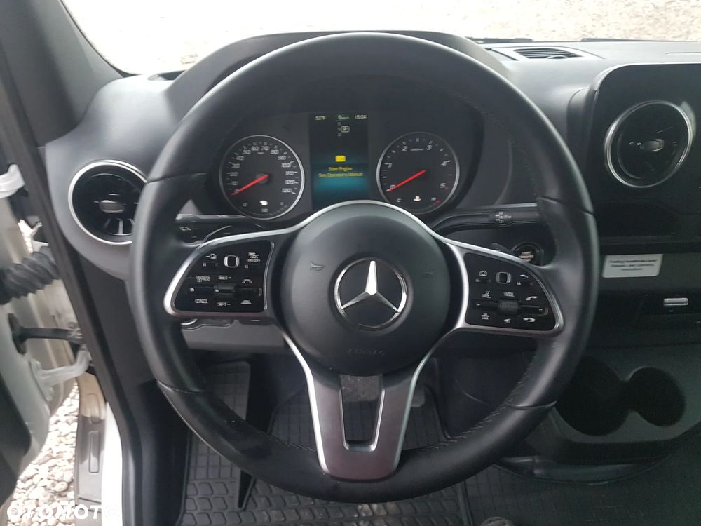 Mercedes-Benz Sprinter - 8