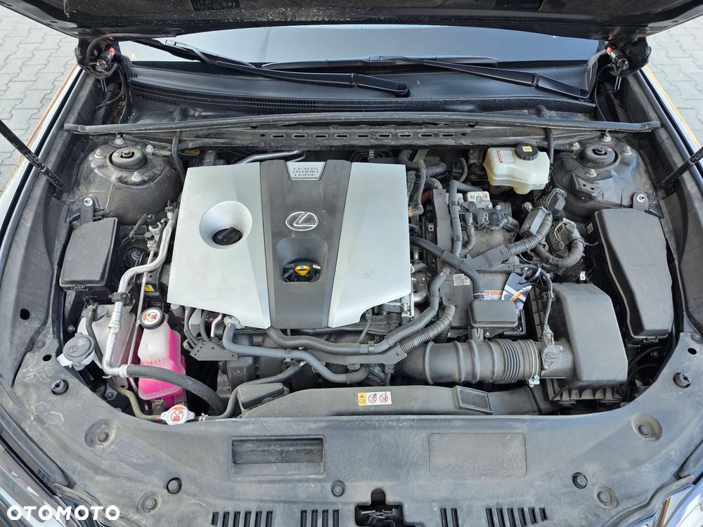 Lexus ES 300h Prestige - 32