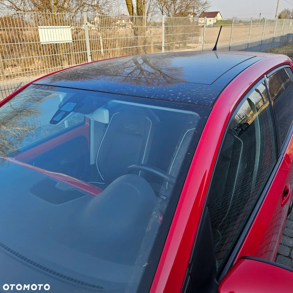 Volkswagen up! BlueMotion Technology colour fortana red - 16