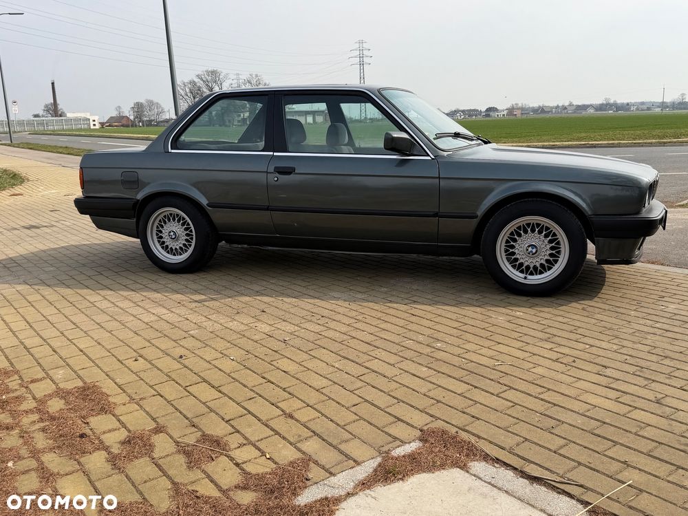 BMW Seria 3 318i - 6