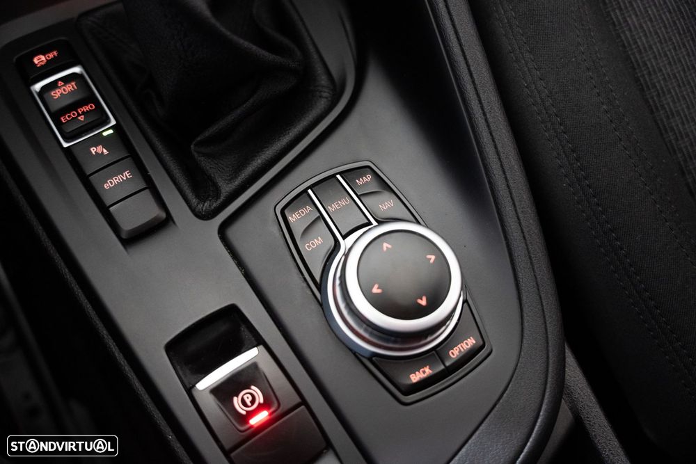 BMW X1 25 e xDrive Corporate Edition - 14