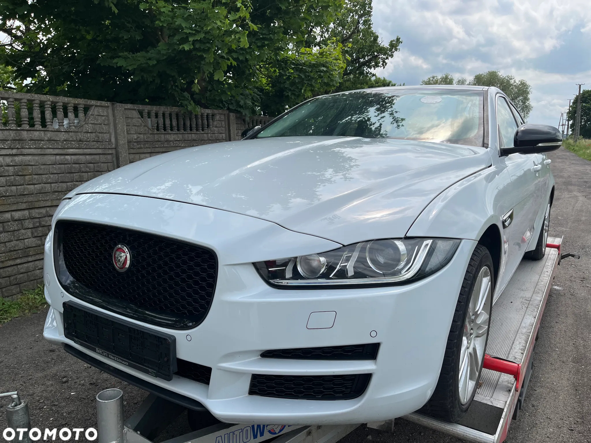 Jaguar XE 2.0 T R-Sport - 7