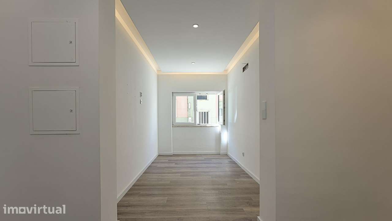 Apartamento T3 Renovado com Terraço Privativo | Setúbal - Grande imagem: 4/21