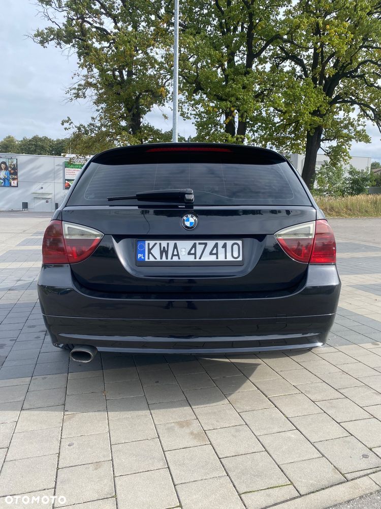 BMW Seria 3 320d DPF Touring - 11