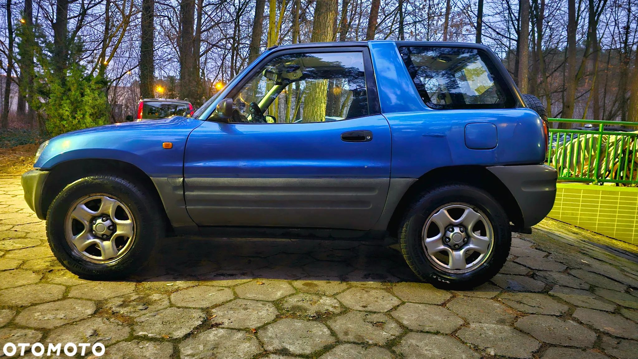 Toyota RAV4 2.0 - 1