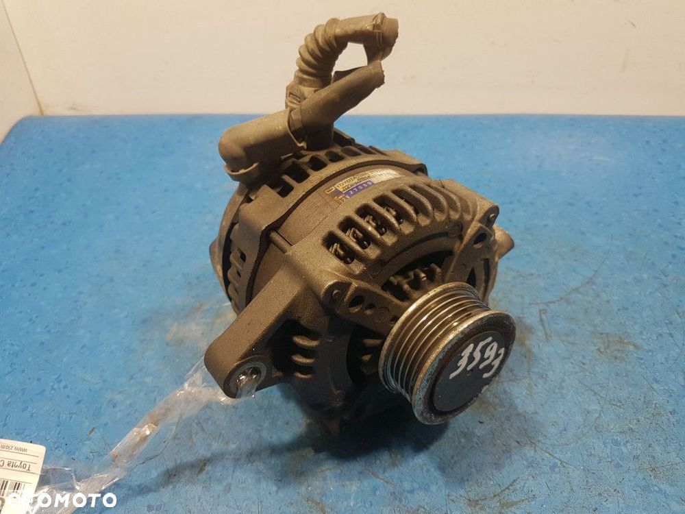 TOYOTA COROLLA VERSO ALTERNATOR - 2