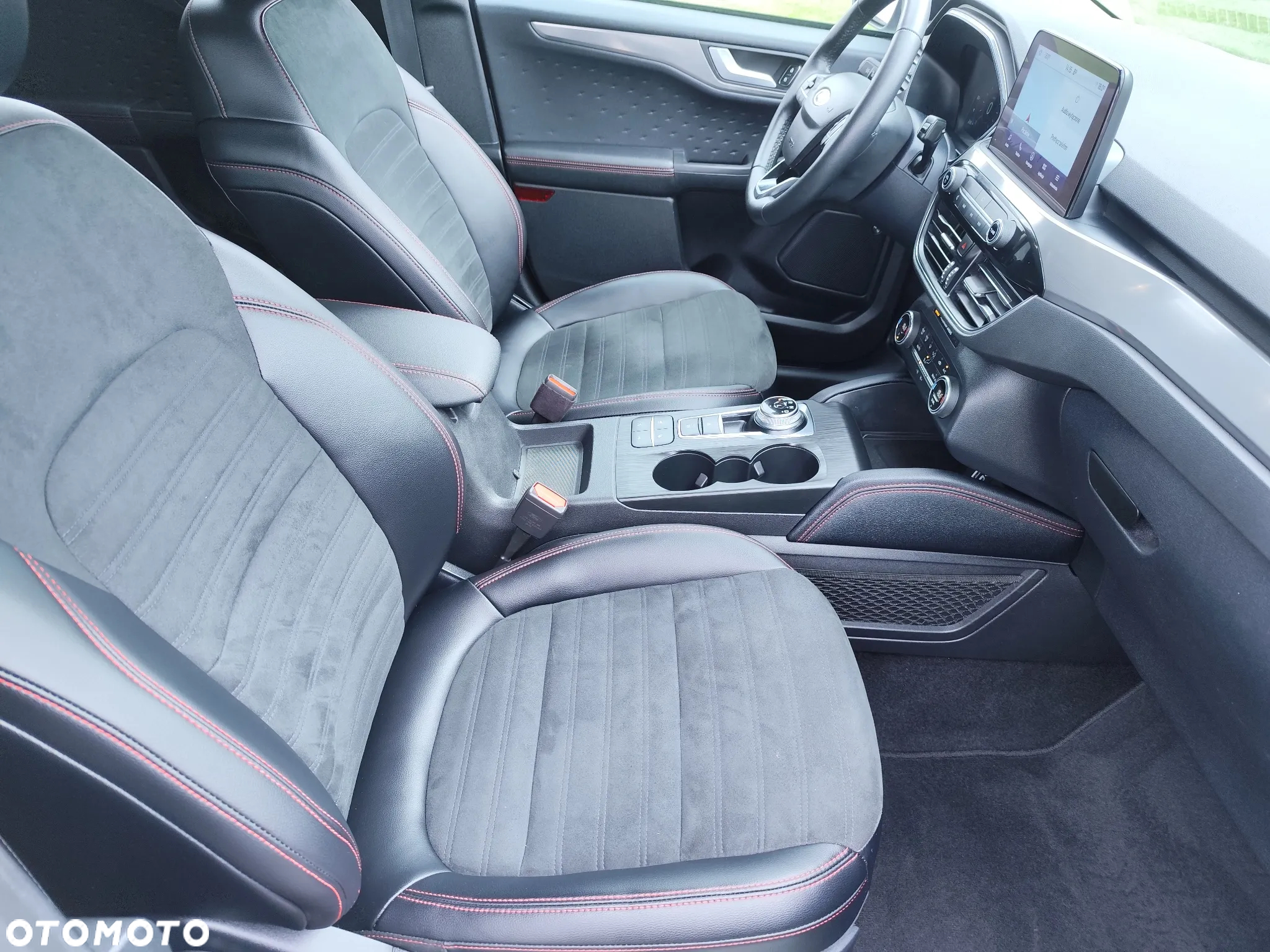 Ford Kuga - 24