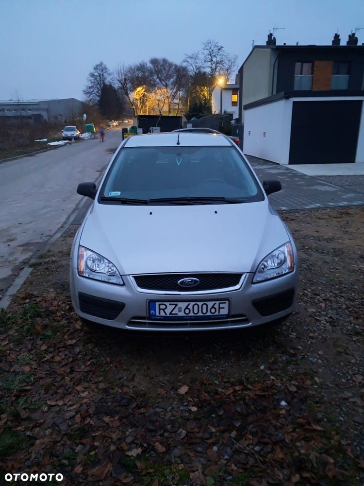 Ford Focus 1.6 Ambiente - 6