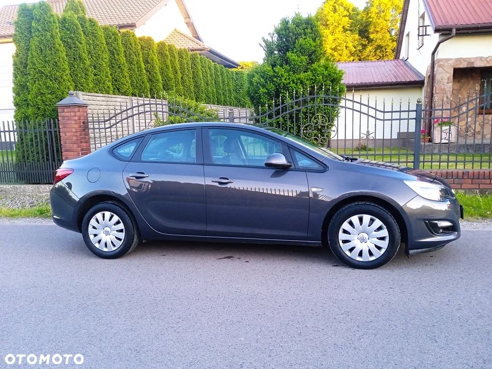 Opel Astra 1.4 T Executive EU6 - 22