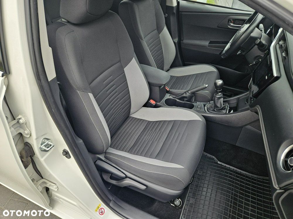 Toyota Auris - 17